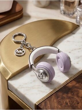 MICHAEL KORS Headphones Bag Charm in Lilac with Silver Hardware NWT